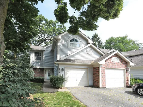 704 Shady Oaks Ct, Elgin, IL 60120