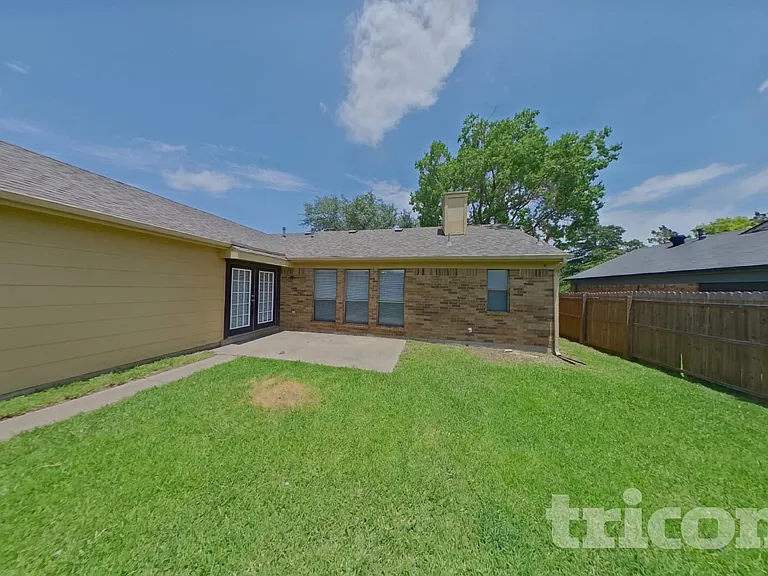 300 Ripplewood Dr — Photo 16