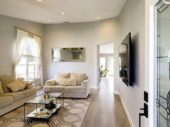 4th image of 398 Tashima Ct