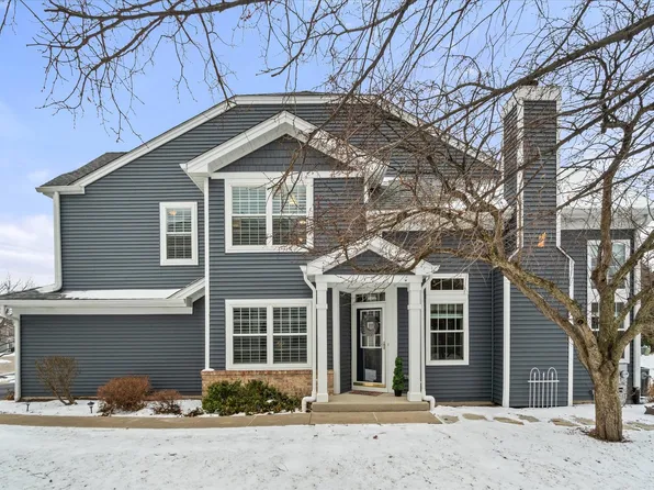 3819 Capri Ct, Naperville, IL 60564