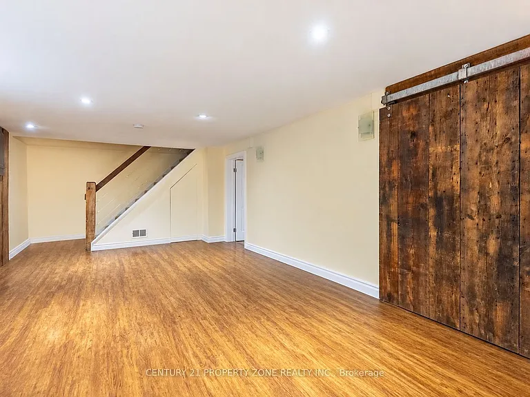 162 Mountainview Rd S #BASEMENT — Photo 3