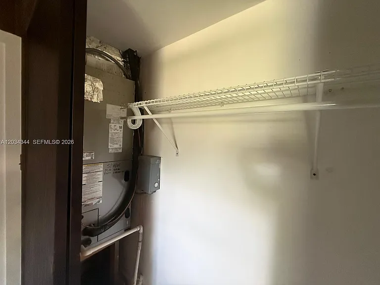 120 NE 7th St #2 — Photo 10
