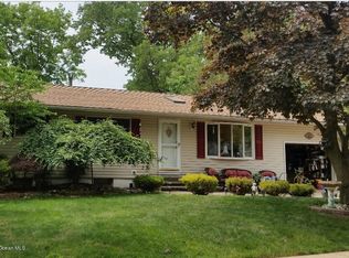 14 California Dr, Jackson, NJ