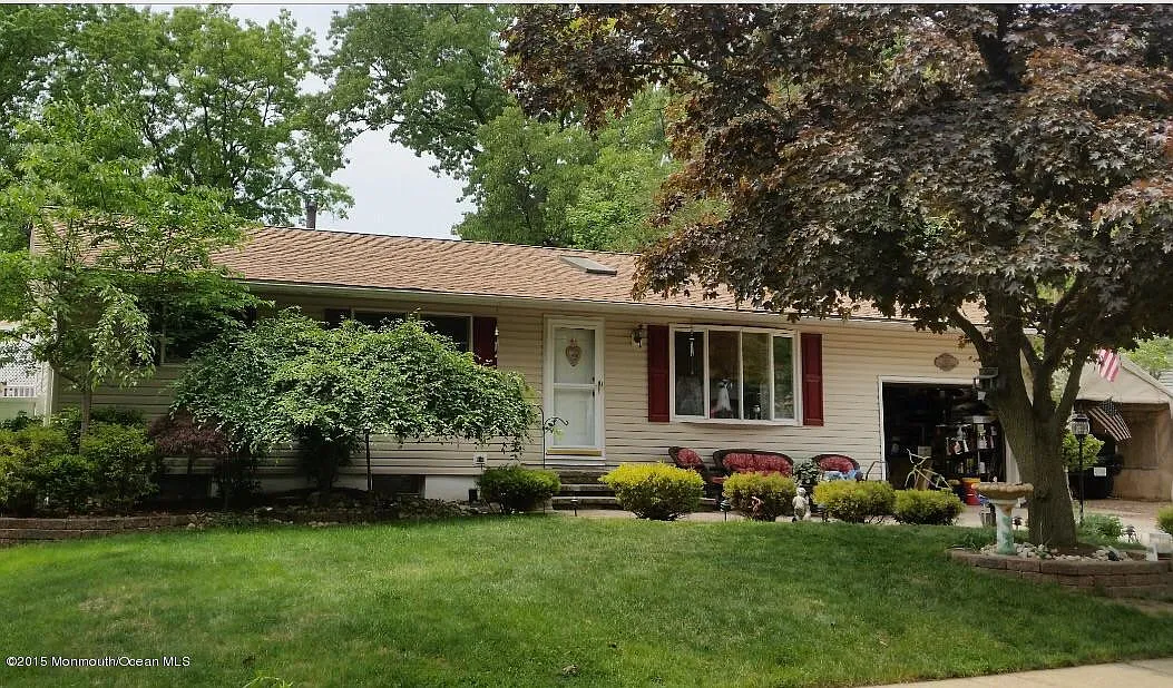 14 California Dr photo 1