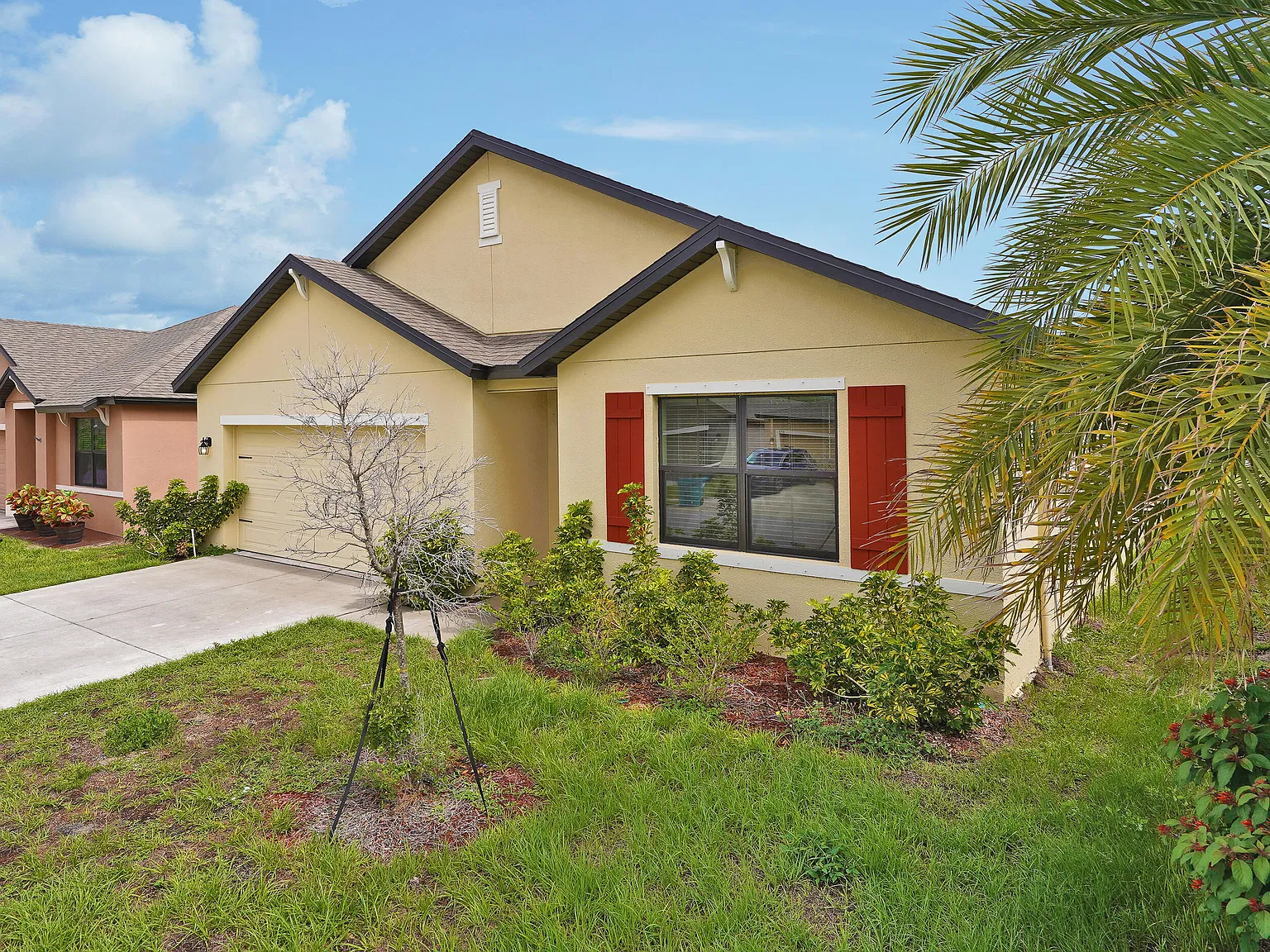 4 bed, 2.0 bath, 1918 sqft, $2,500 — Photo 2
