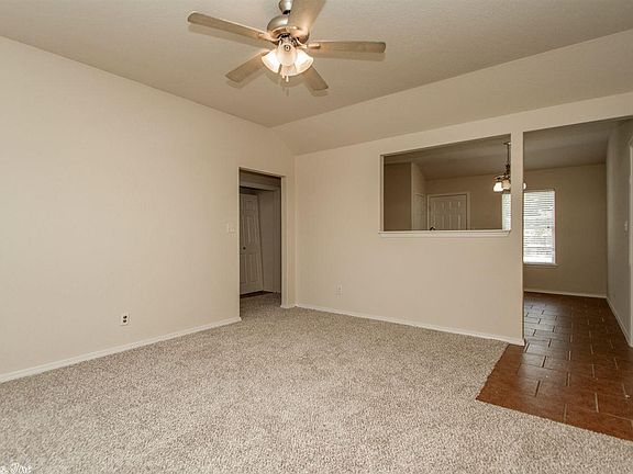 4th image of 400 Saunders Dr