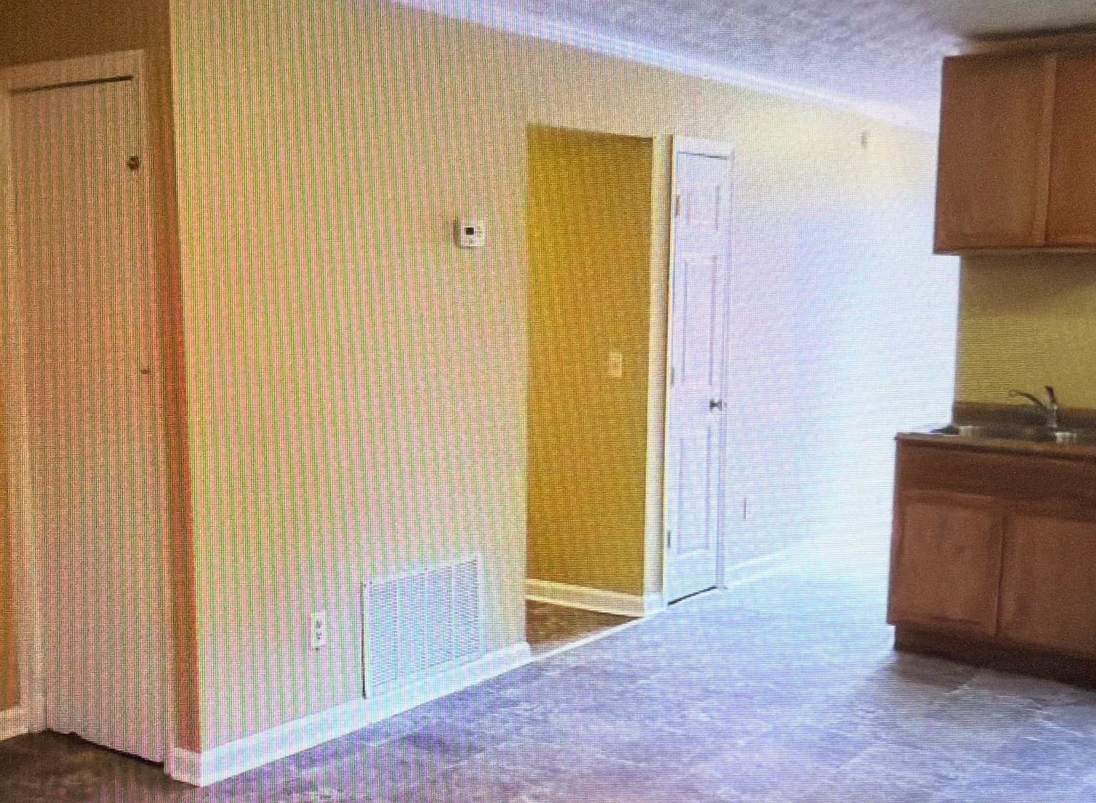 4 bed, 1000 sqft, $1,699 — Photo 2