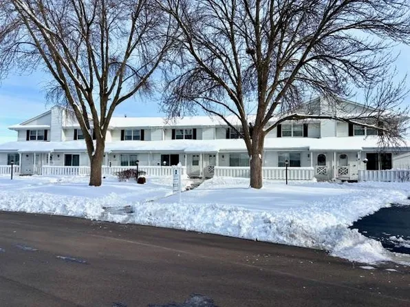 1444 Canyon Dr #11, Janesville, WI 53546