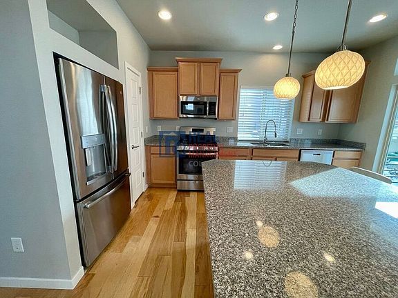 4th image of 3700 Celestial Ave