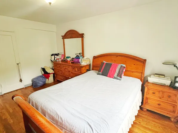 2705 Kings Highway image 9 of 20