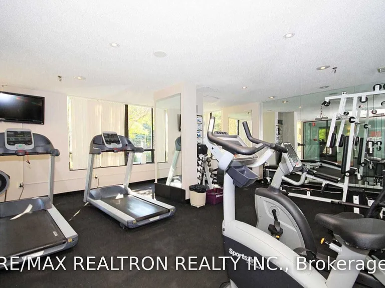 7601 Bathurst St #Penthouse 12 — Photo 16