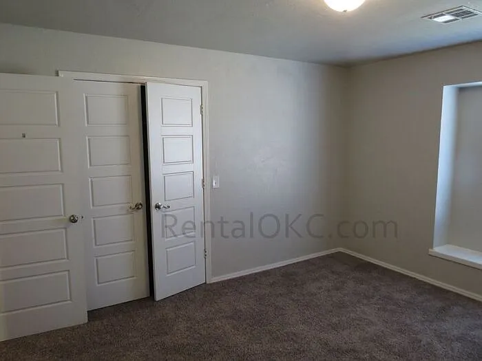 5320 N Drexel Blvd — Photo 8
