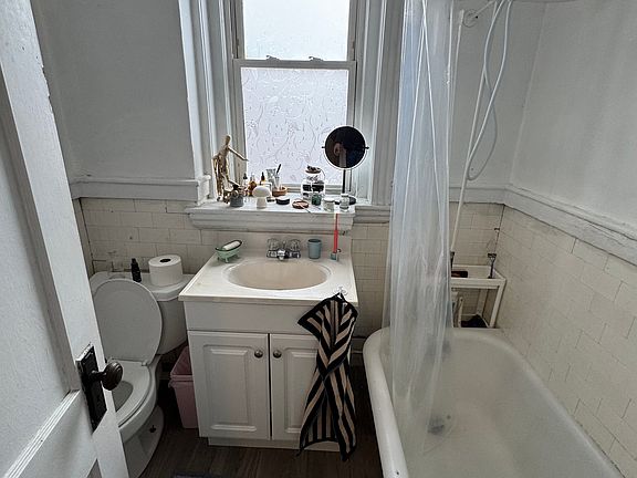 5th image of 28 Quint Ave APT 56