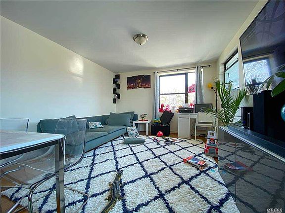 5th image of 7344 53rd Ave Floor 2