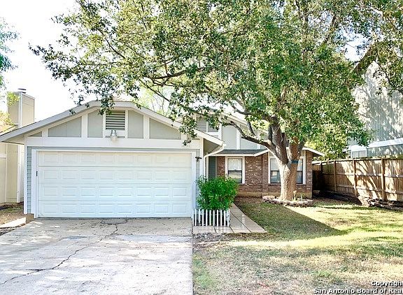 2nd image of 631 Cypressgreen Dr