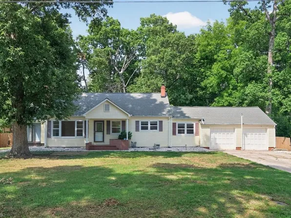 2805 Roland Rd, Greensboro, NC 27407