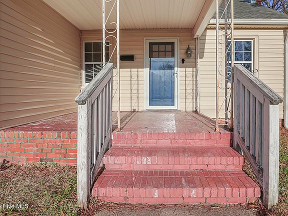 4th image of 402 Warlick Street