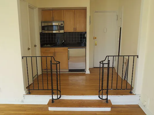 Rented by Waverly Realty Associates | media 6