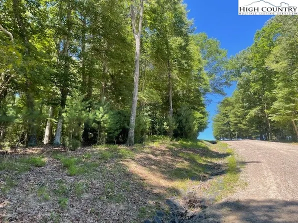 TBD Fox Crest Over Look, Laurel Springs, NC 28644