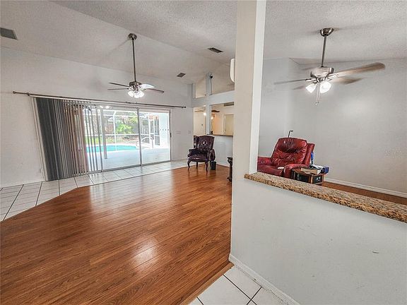 5th image of 11 BUNKER HILL DRIVE