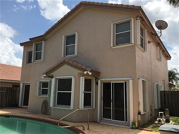 4th image of 18009 SW 12th Ct