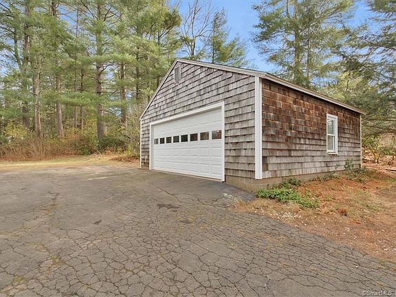 4th image of 608 Oakwood Dr