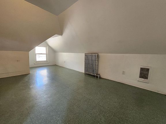 2nd image of 277 Bronson Ave #5