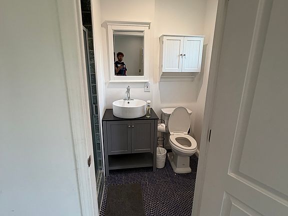 5th image of 305 S Ventura St #1/4