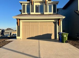 287 Magnolia Sq SE #B, Calgary, AB T3M2W6