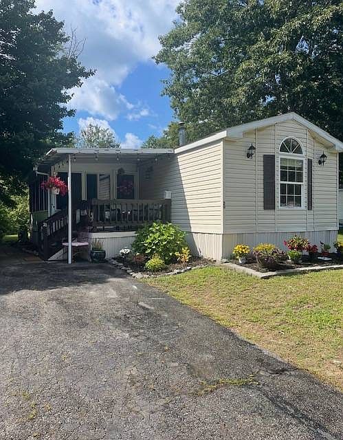 1st image of 20 Shady Ln