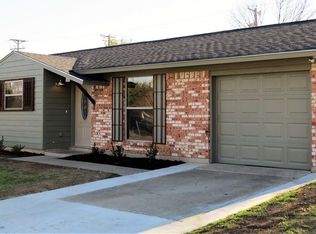 221 NW Wintercrest Rd, Burleson, TX 76028