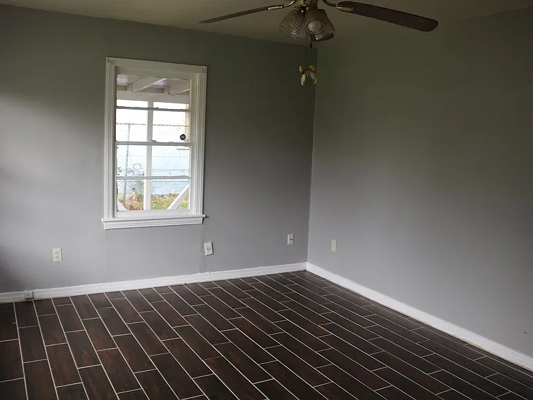 1303 Burchett St — Photo 9