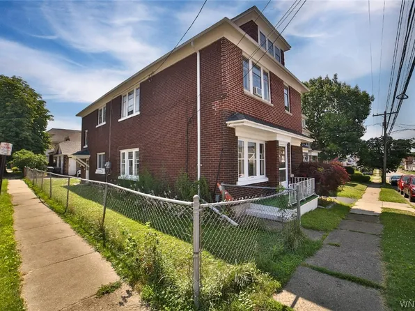 56 Franklin St, Lackawanna, NY 14218
