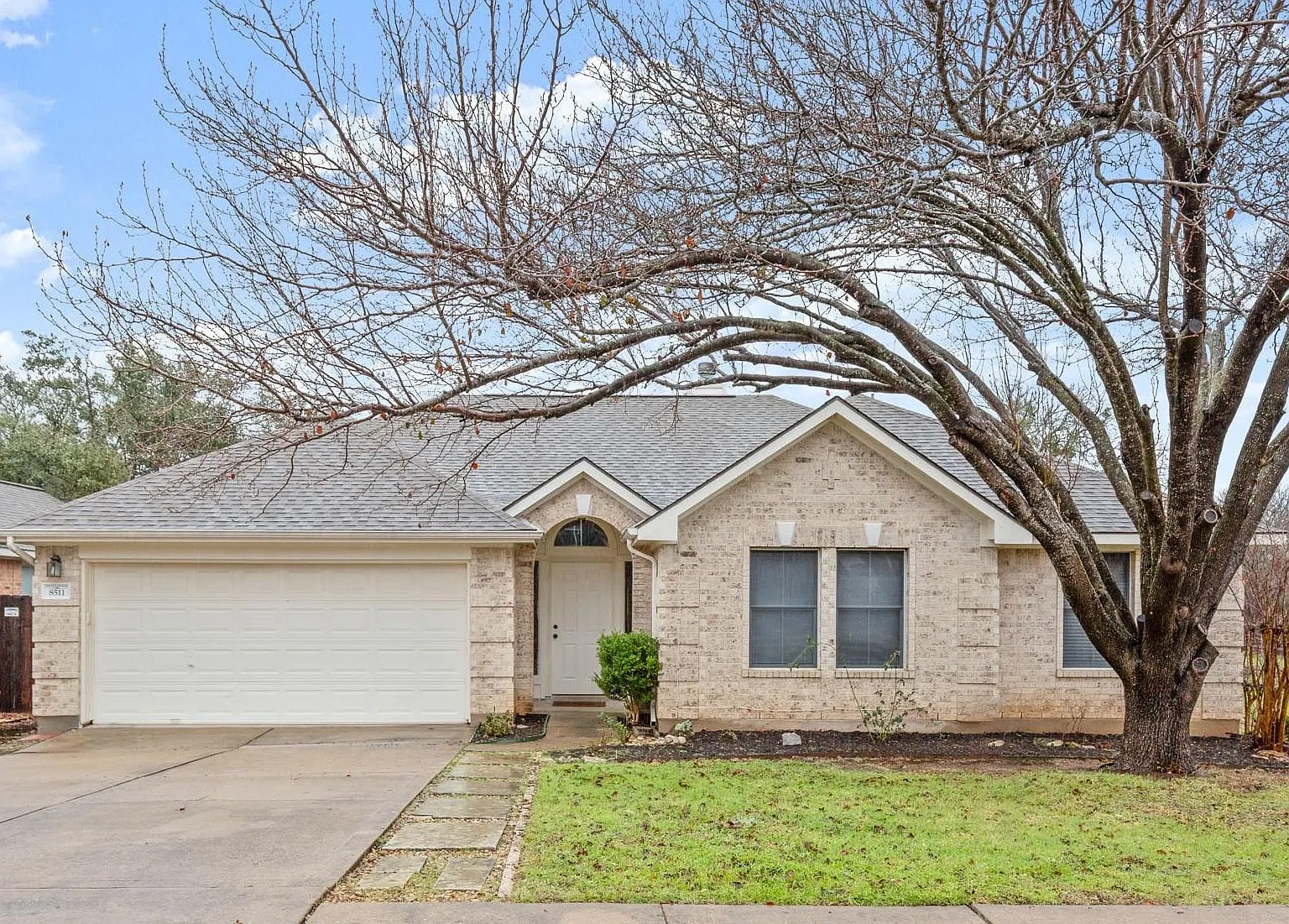 3 bed, 2.0 bath, 1659 sqft, $3,100 — Photo 1