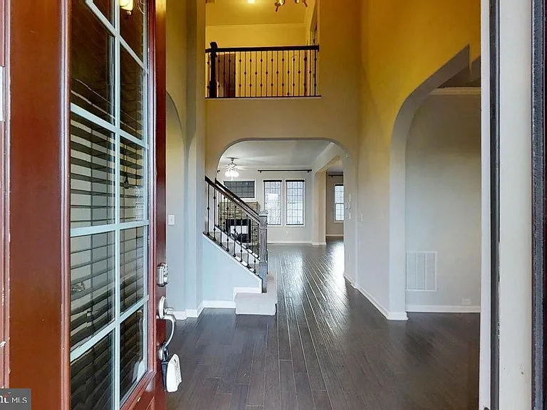 141 Coachman Cir — Photo 2