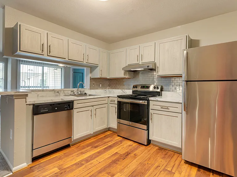 Saybrooke Apartments — Photo 19