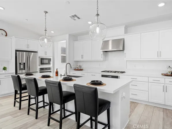 1943 Pele Way, Corona, CA 92882