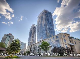 36 Lee Centre Dr #108, Toronto, ON M1H 3K2