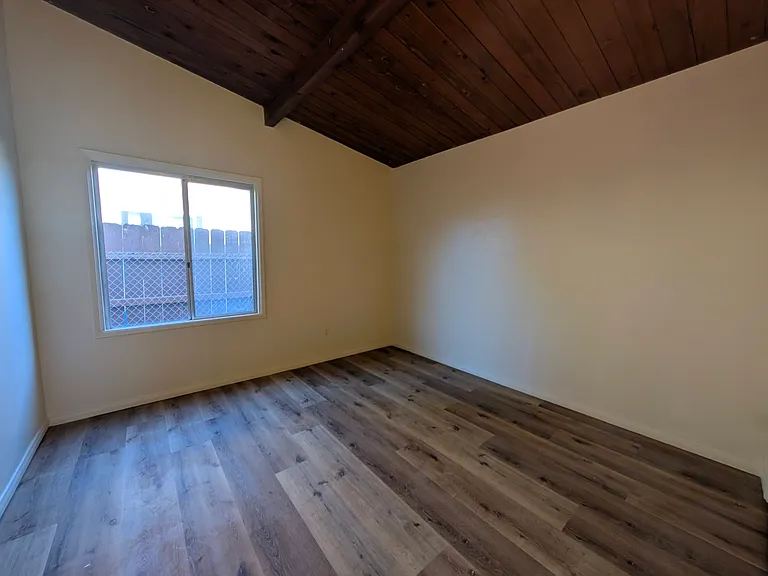 4703 Kleefeld Ave — Photo 2