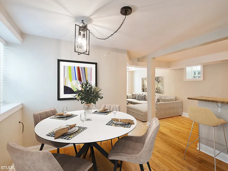 2042 N Winchester Ave #G — Photo 8