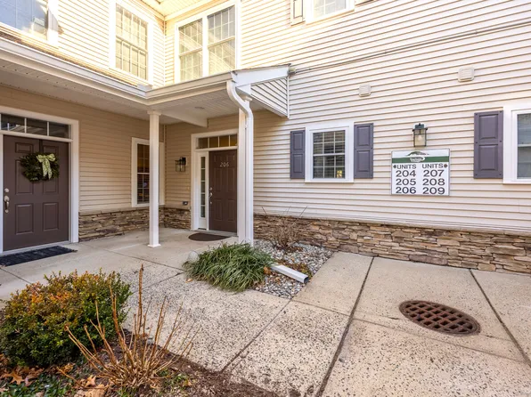 35 Todd Street #206, Hamden, CT 06518