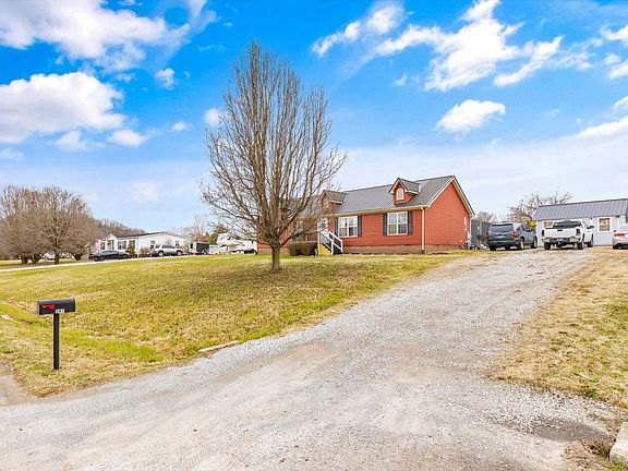 3rd image of 547 Saunders Ln