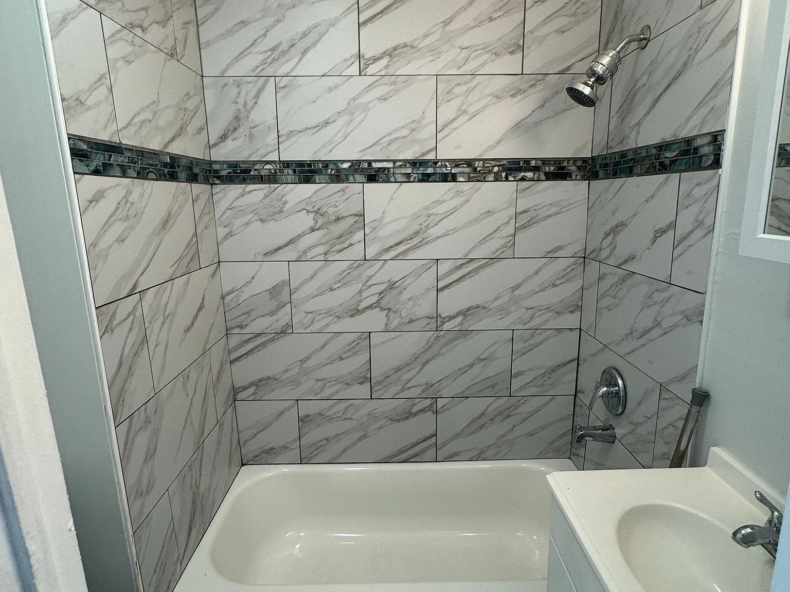 1120 Central Avenue - 1R — Photo 4
