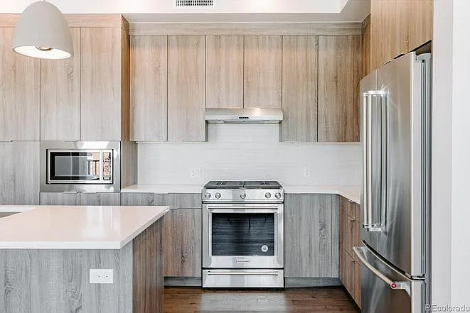 1 bed, 770 sqft, $2,600 — Photo 3