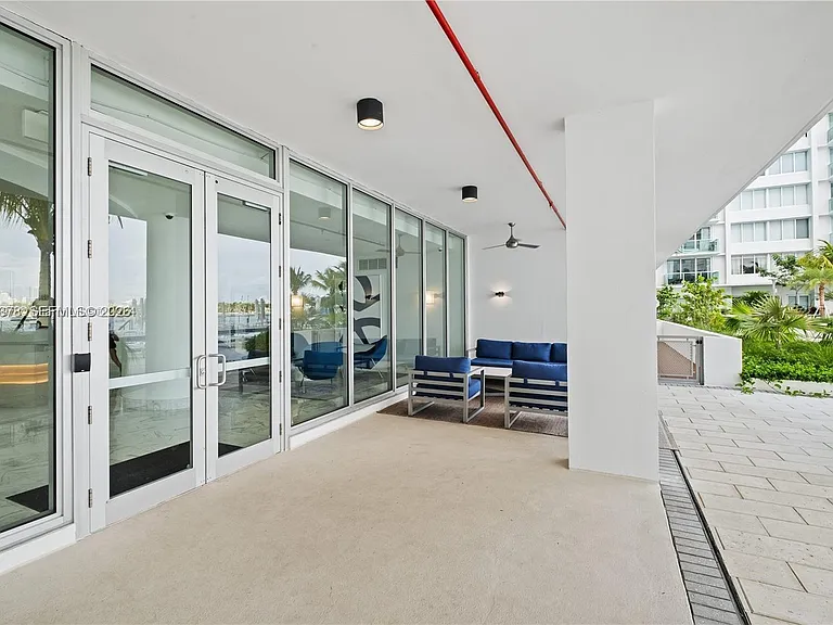 1000 West Ave #27 — Photo 22
