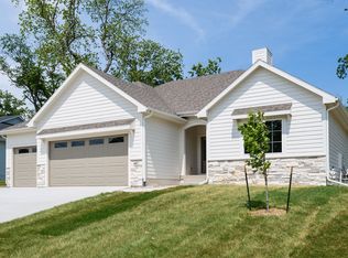 807 Bridgeview St, Polk City, IA 50226