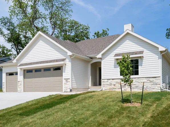 807 Bridgeview St, Polk City, IA 50226