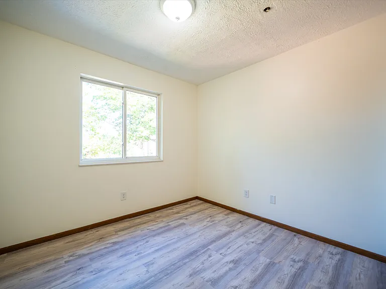 Sumner Point Apartments — Photo 8