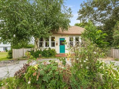 1902 County St, Somerset, MA, 02726