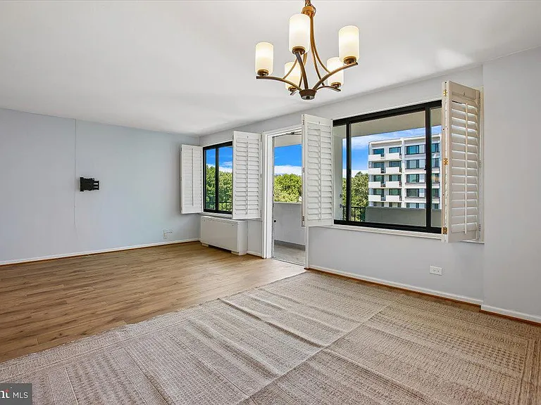 4501 Arlington Blvd #502 — Photo 5